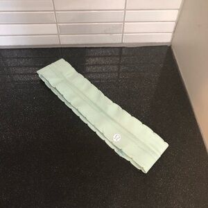 Lululemon women’s headband 🍋